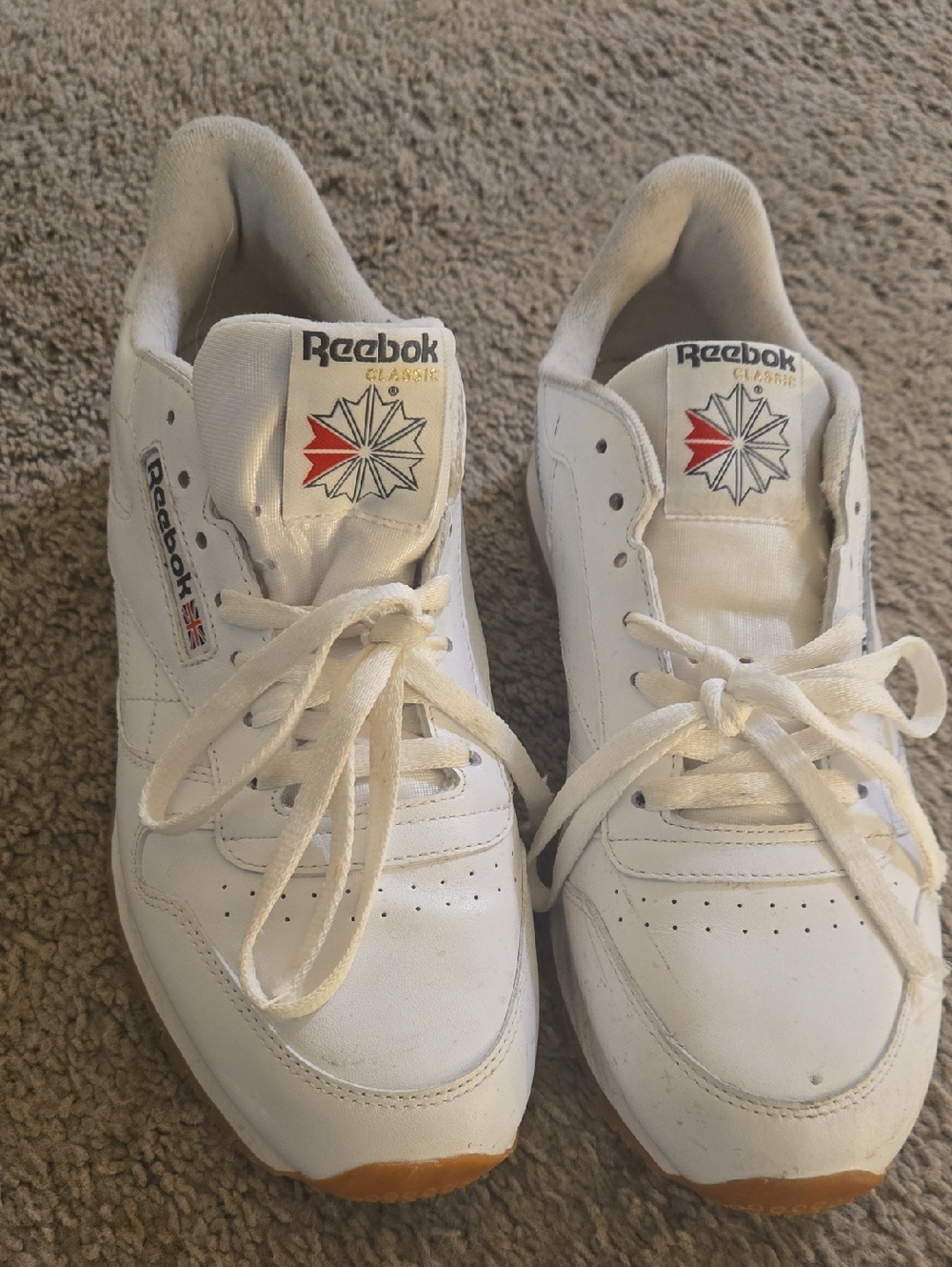 Men's Reebok White Leather Sneakers with Red Logo Accent